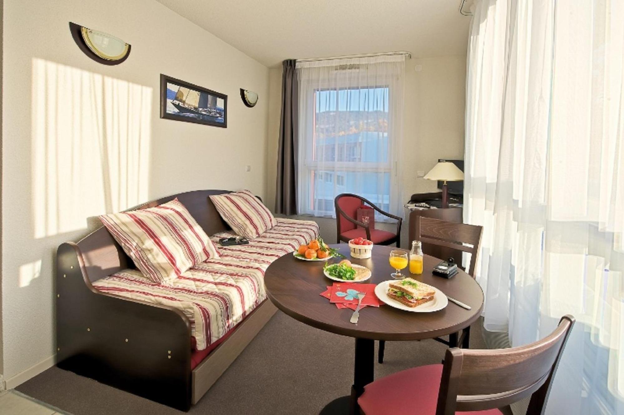 Comfort Aparthotel Les Hauts D'Аннесі Екстер'єр фото